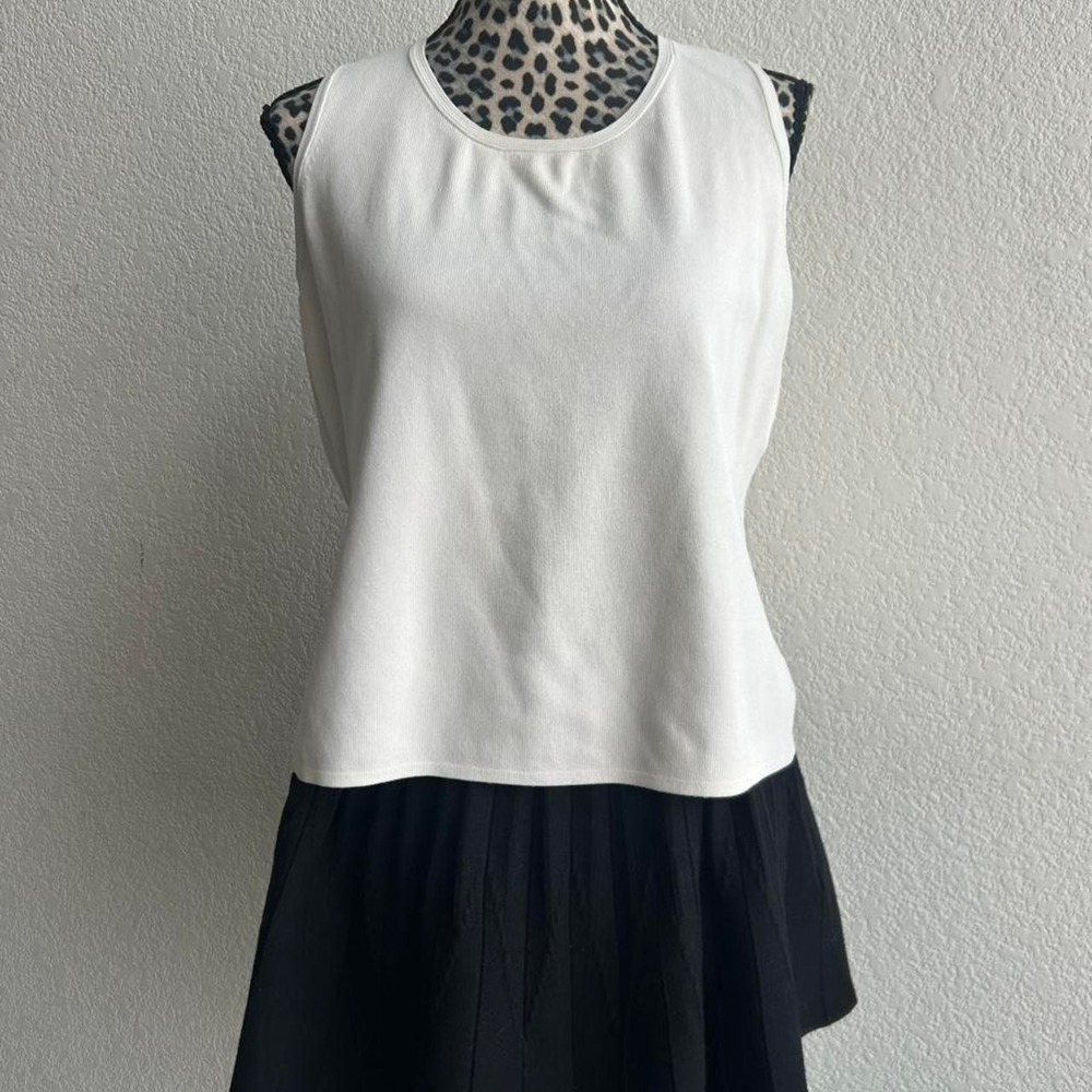 George white scoop neck tank top